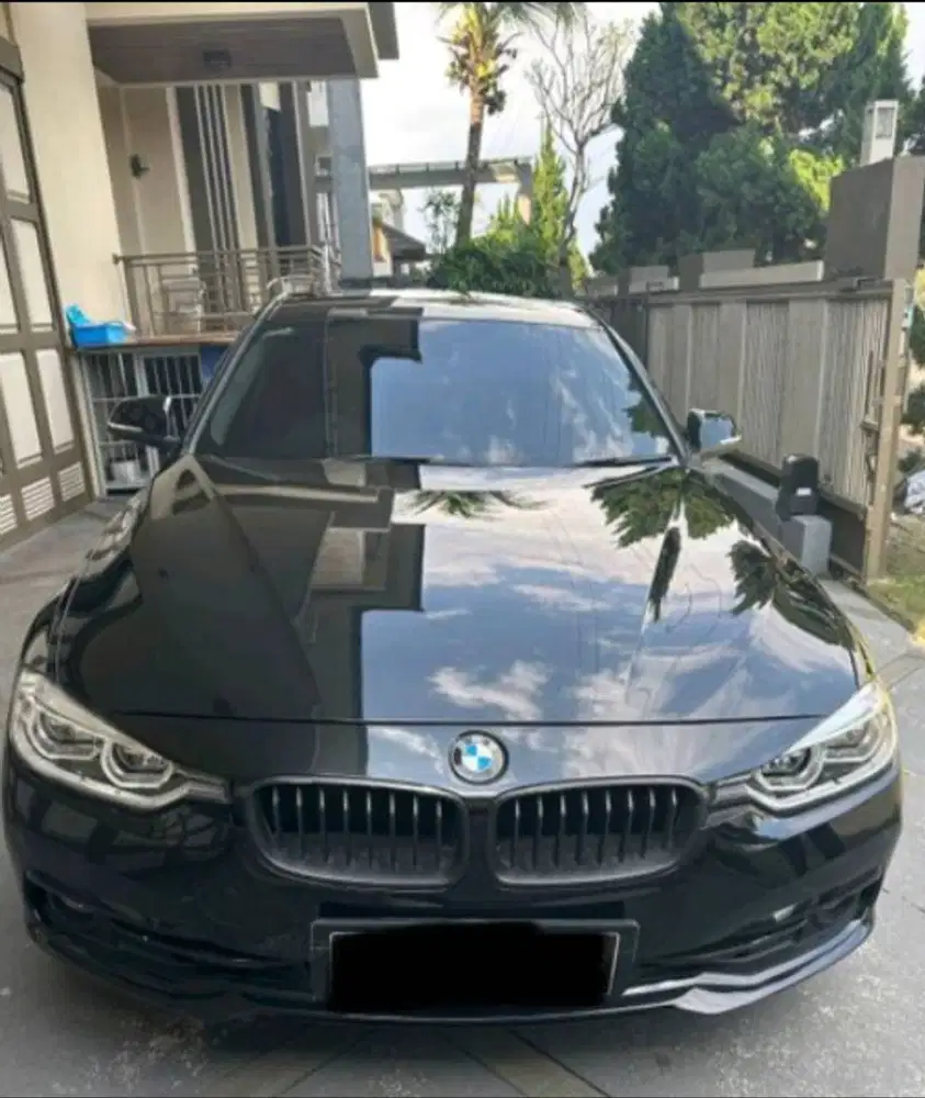 JUAL BMW 320 i Bensin AT