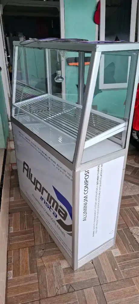 Etalase fried chiken besar