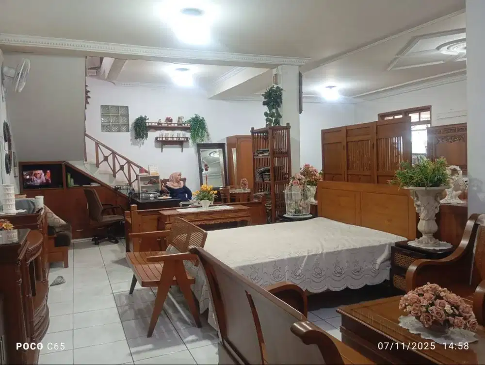 Ruang Usaha Hoek 2 Lantai Dekat Metro Soekarno Hatta Bandung