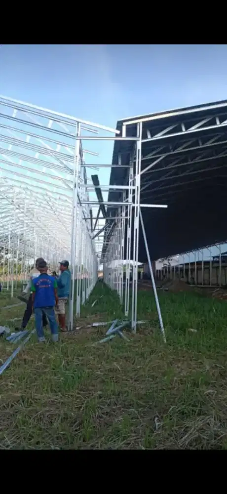 Rangka baja ringan atap spandek pembuatan atap gudang