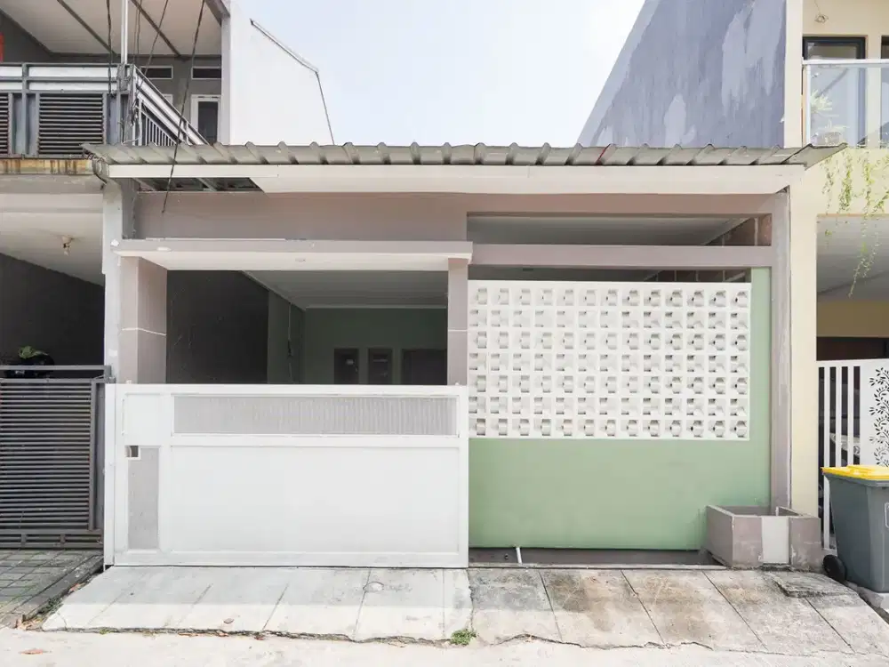 Rumah 10 menit ke Living Plaza Kota Harapan Indah Hadap Utara J-36871