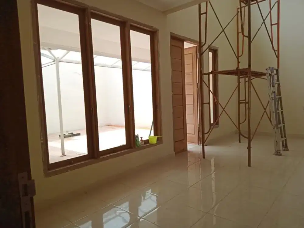 Rumah 9 Menit ke Gerbang Tol BSD Barat 1 Hadap Selatan J-38214