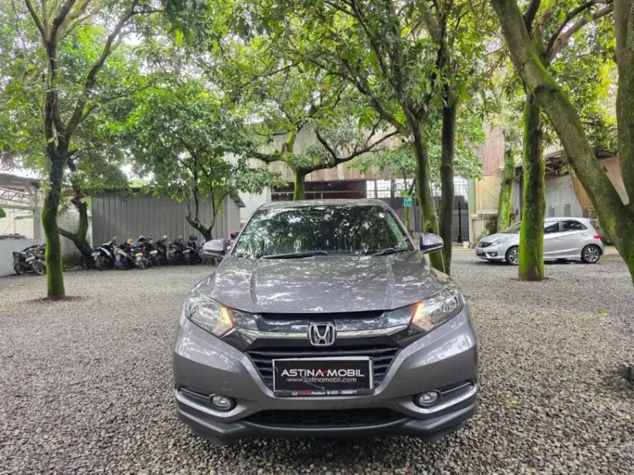 Honda HRV 1.5 E CVT Matic 2018 ASTIN MOBIL NO HR-V RS AT
