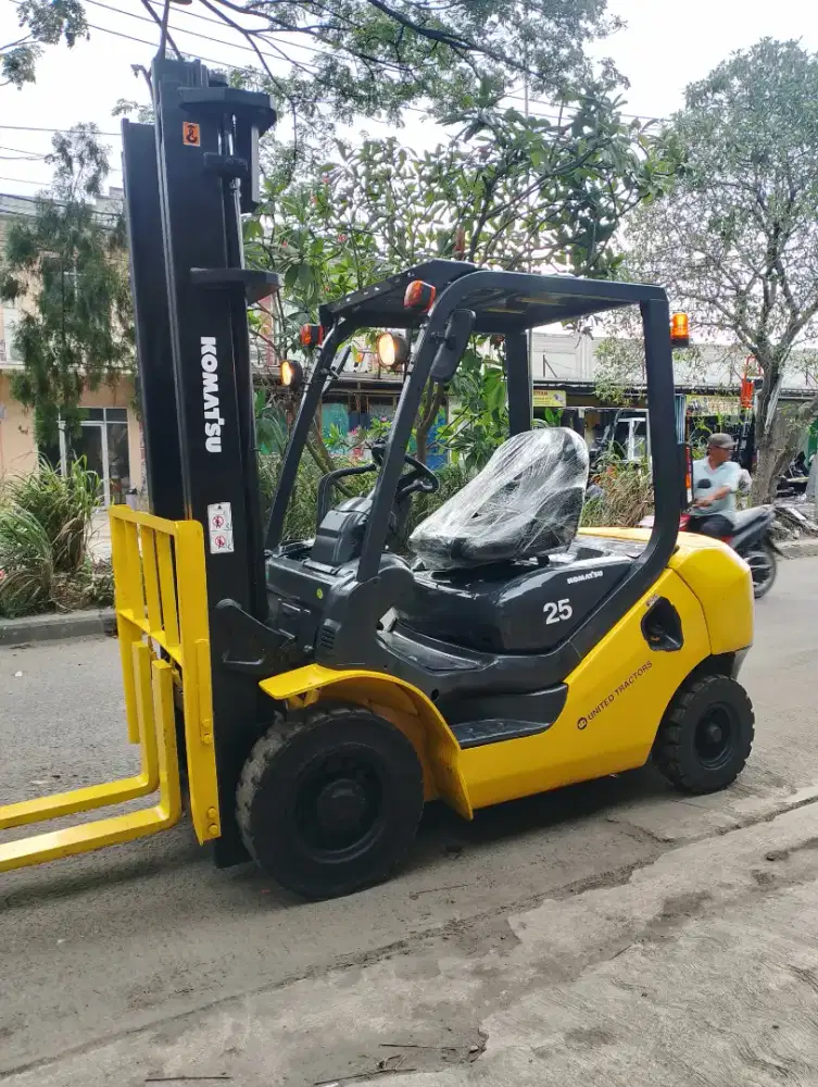 Forklift Komatsu 2,5 Ton,Matic,4 Meter,Mesin Yanmar,FD25-17,Tahun 2019
