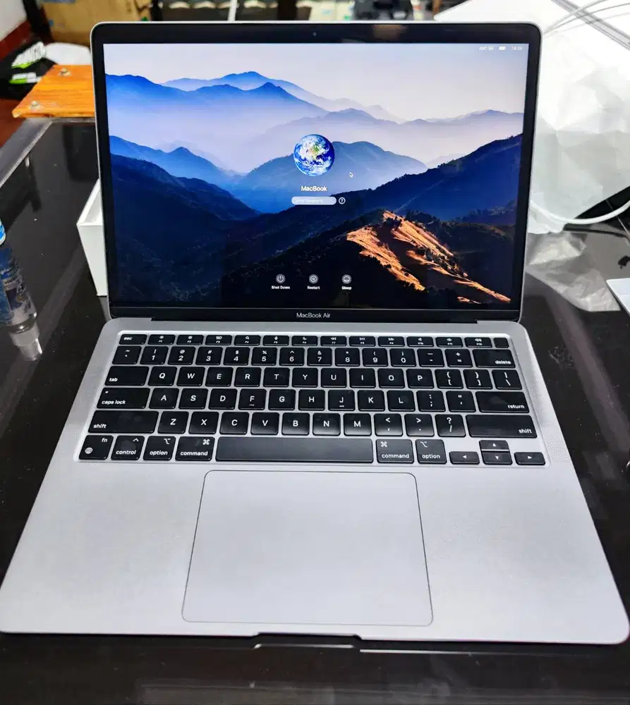MACBOOK AIR M1 (2020) | RAM 8 GB | SSD 256 GB SECOND