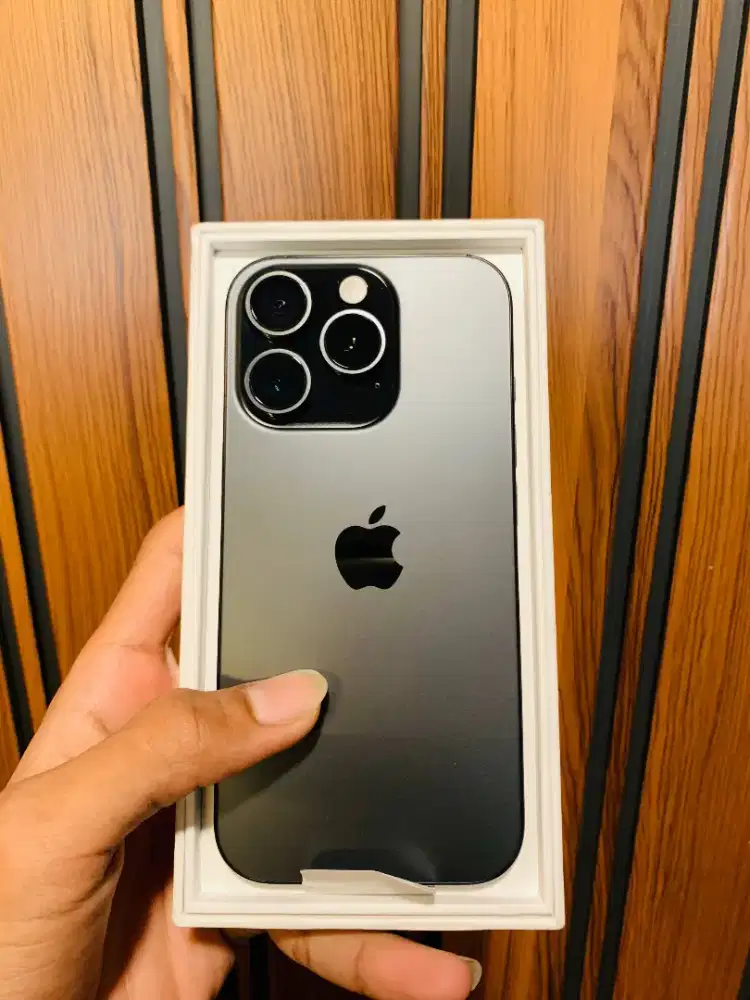 iPhone 16pro black titanium 128gb iBox