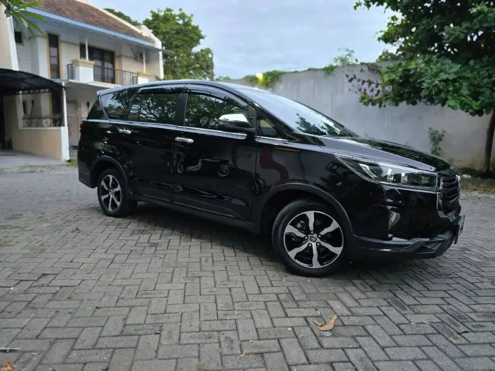 VENTURER Diesel Solar 2.4 2022 last Edition Toyota Innova Reborn AT