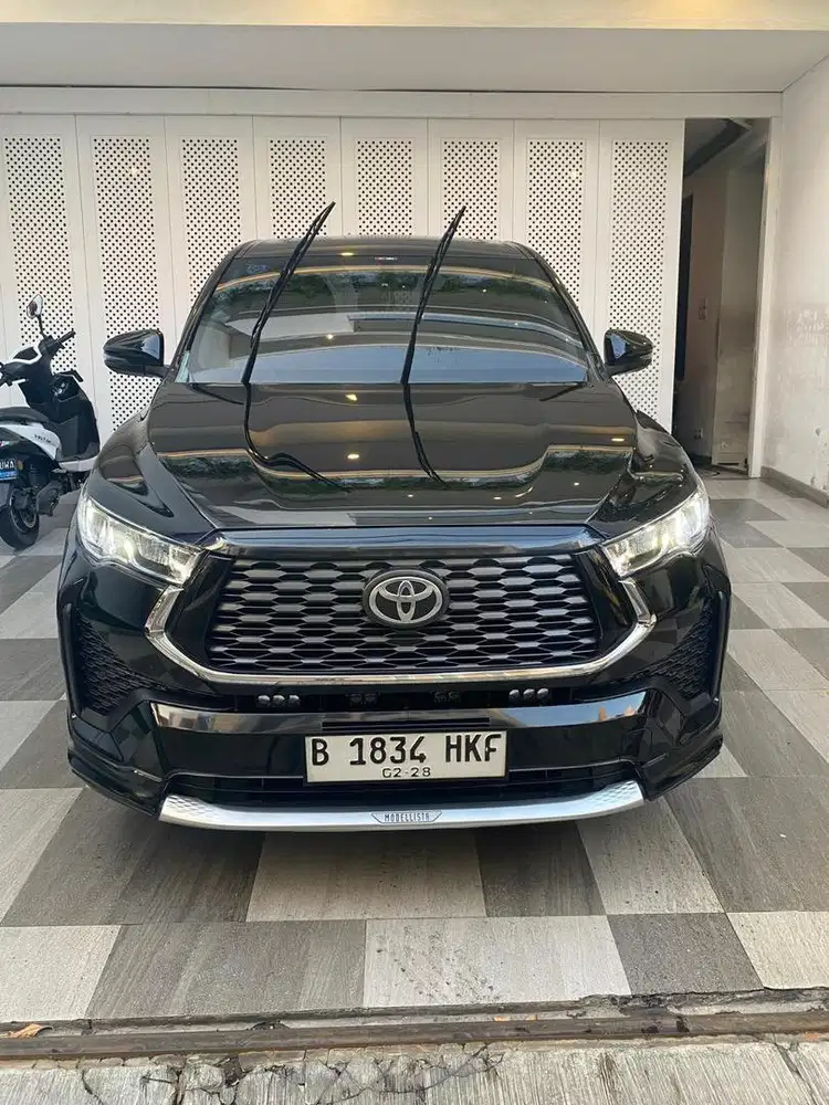 DIJUAL KIJANG INNOVA ZENIX HYBRID V AT 2023 WARNA HITAM