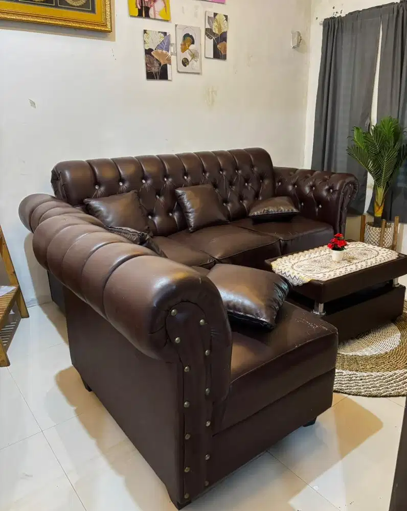 Sofa L putus kancing