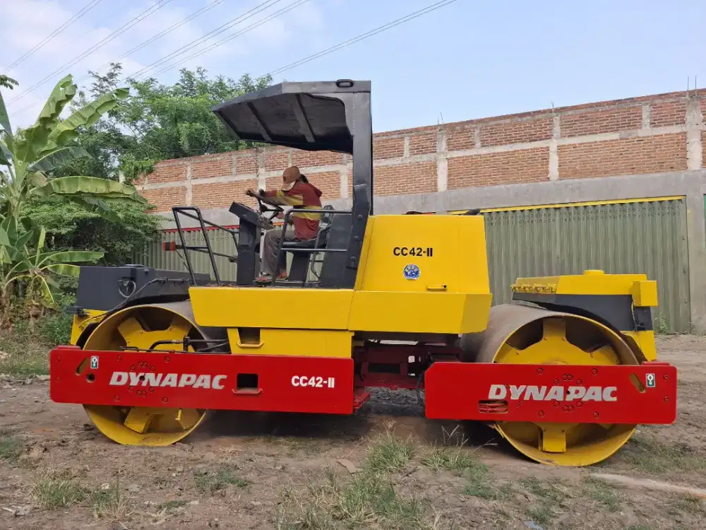 Tandem Roller Dynapac CC42 Kapasitas 8 - 10 Ton