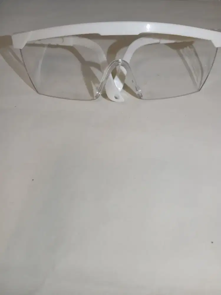 Kacamata Pelindung Safety Glasses – Frame Putih, Lensa Bening