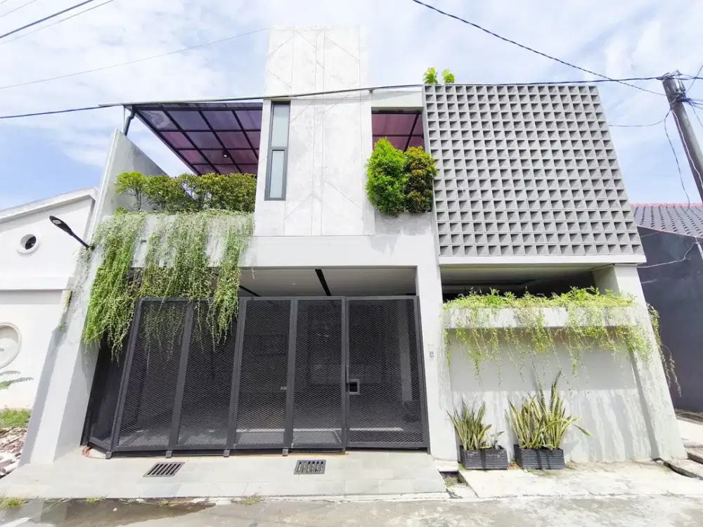 Rumah Hadap Timur dekat Plaza Taman Harapan Baru Dibantu KPR J-38110