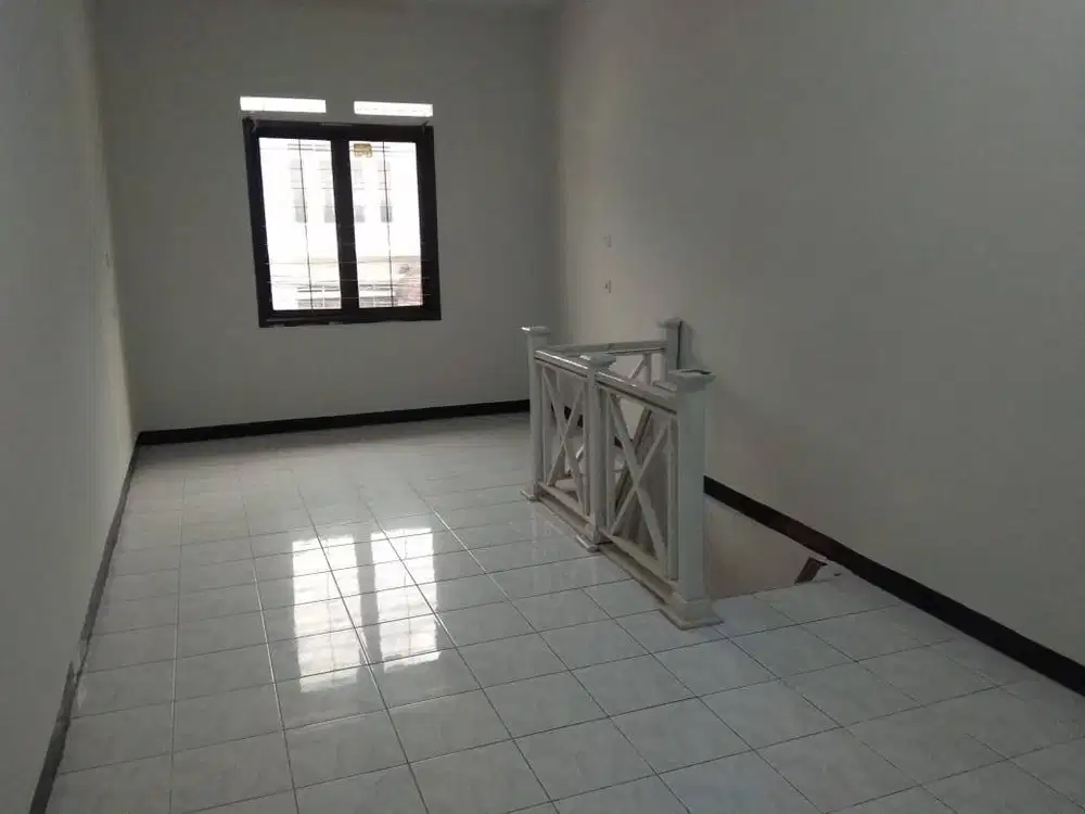 Disewakan Rumah renov jalan lebar dekat talagabodas Lodaya Bandung