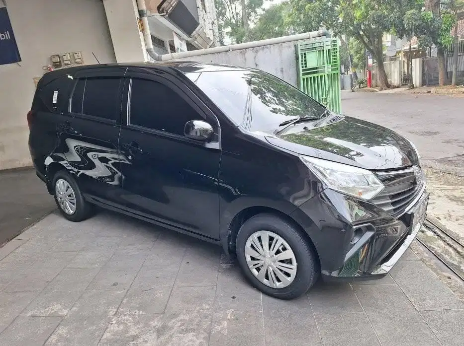 DAIHATSU SIGRA 1.2 X AT 2022 HITAM MATIC