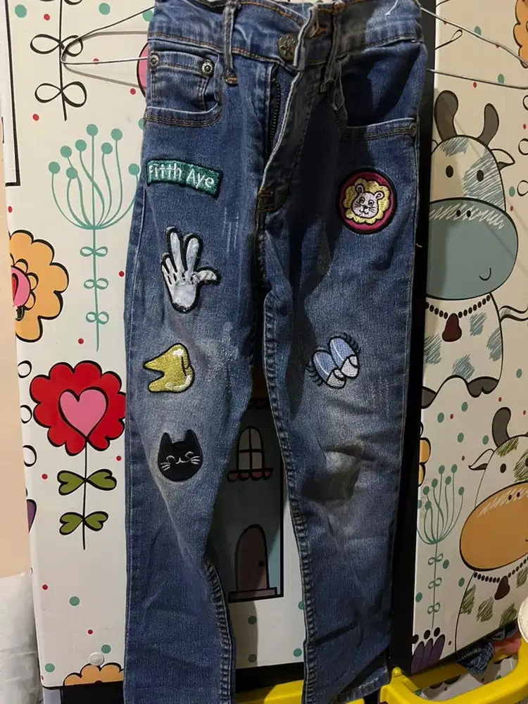 Celana levis anak perempuan