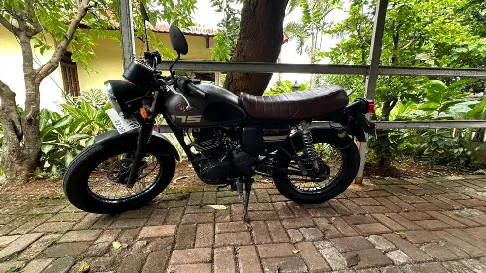 DIJUAL! KAWASAKI W175 CAFE