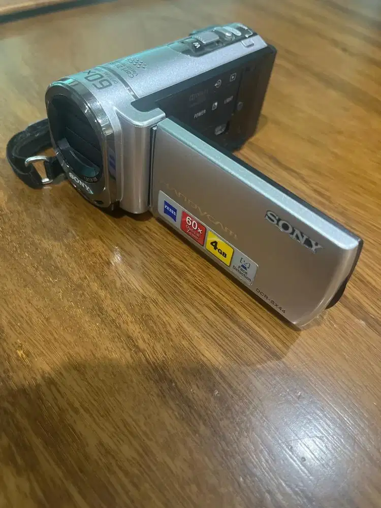 Handycam sony dcr sx44 E