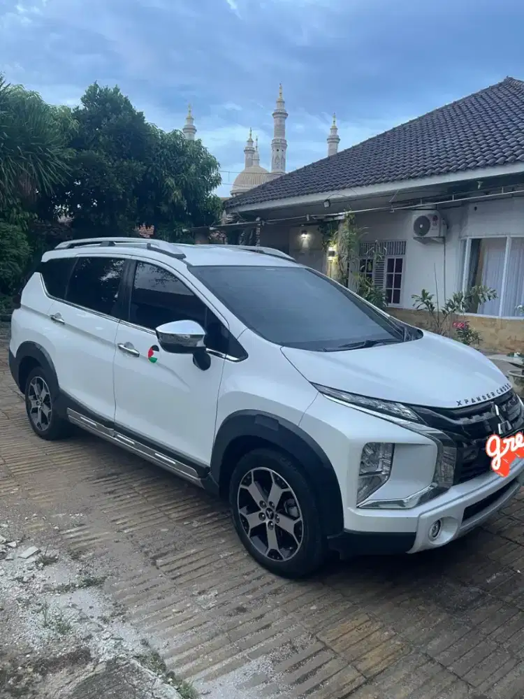 XPander Cross 1.5L Plus A/T Putih