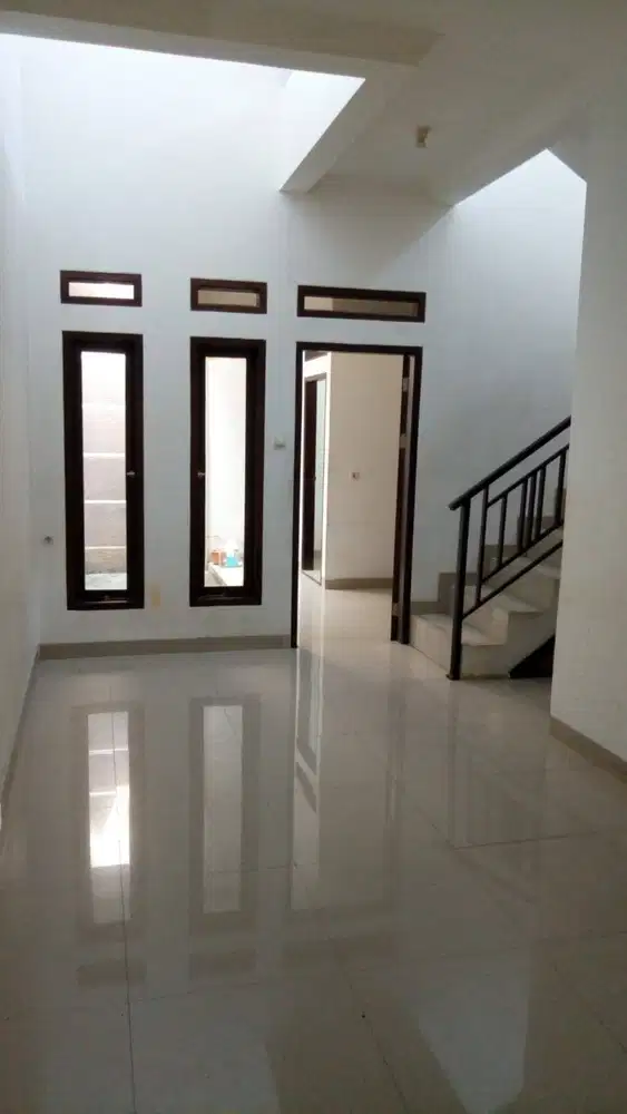 Disewakan Rumah 2 Lantai Minimalis di Turangga Bandung