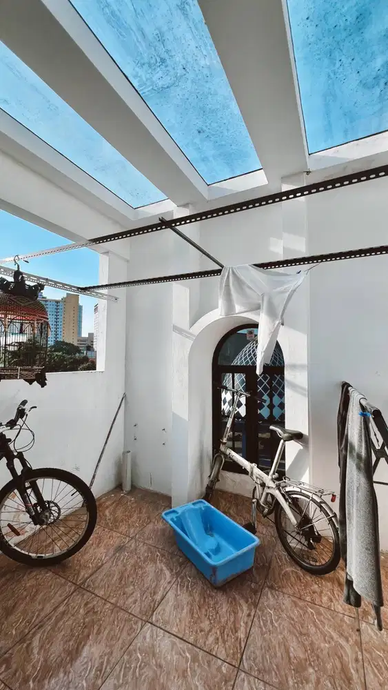 DISEWAKAN RUMAH DEKAT STASIUN MANGGARAI, DAERAH MATRAMAN DALAM