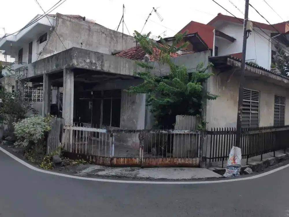 Dijual Rumah tua di Cideng