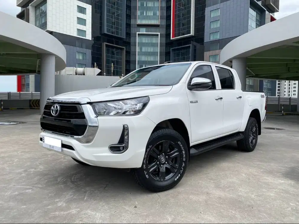 Toyota Hilux 2.4 G Diesel Double Cabin 4x4 2023 // V E 2024/2022