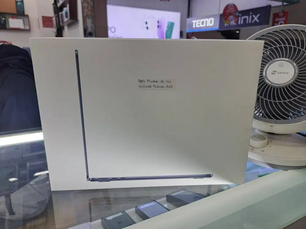 Macbook Air M2 16/256GB SSD Midnight New Garansi Resmi IBox 1 Tahun