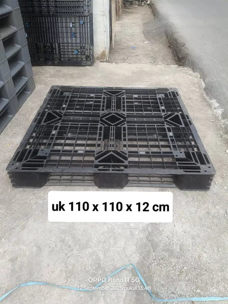 Palet plastik ukuran 110 x 110 x 12