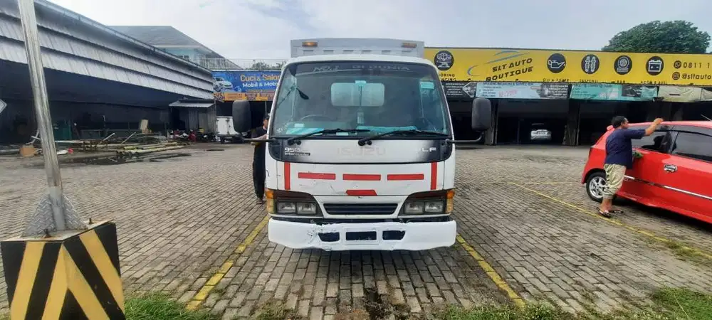 Dijual Isuzu Elf Engkel  4 roda 2008