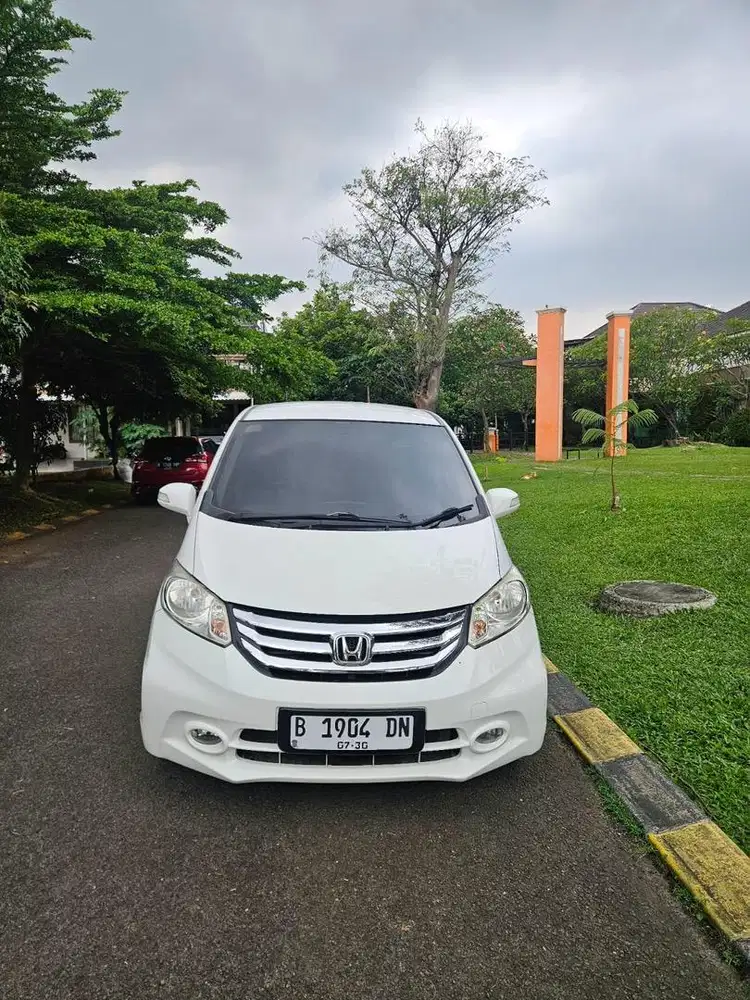 Honda Freed Facelift 2015