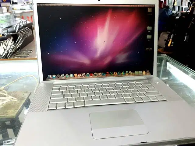 MacBook Pro A1211 Core2 Duo 2.33GHz 15 RAM 4GB HDD 500GB Seken