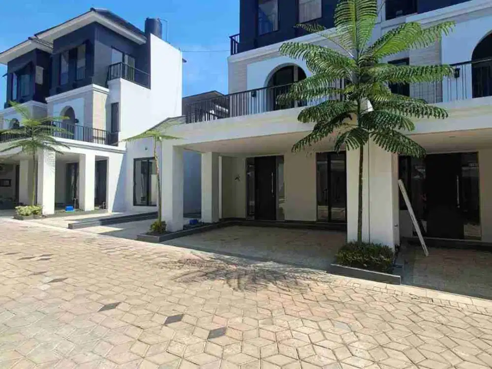 Rumah 2 Lantai di Kedungmundu 900m ke SPBU Ketileng