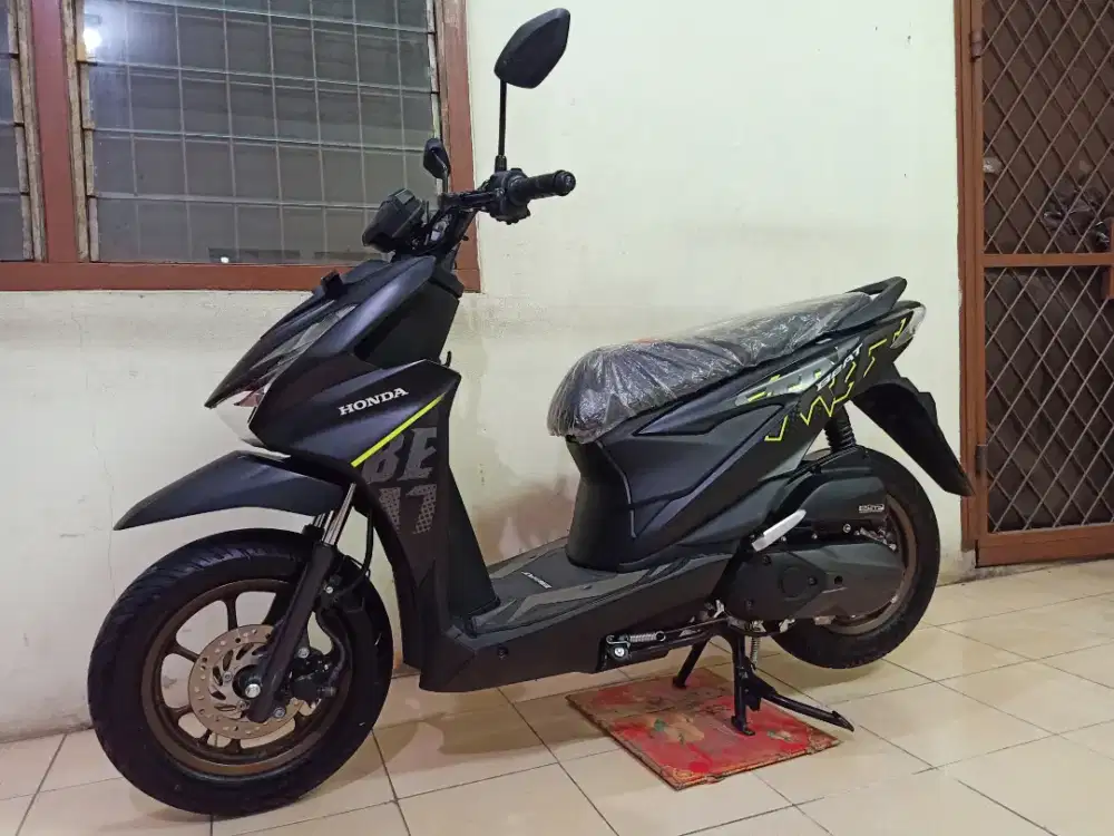 Honda BEAT STREET PERAKITAN 2025 ( TERBARU / LIKE NEW) B DKI