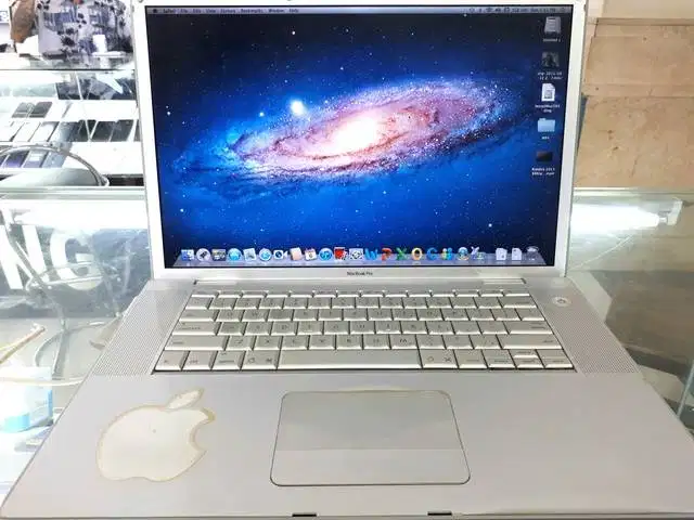 MacBook Pro A1226 Core2 Duo 2.4GHz 15 RAM 4GB HDD 320GB Seken