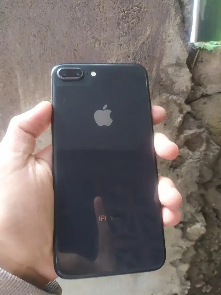 iPhone 8 plus 64gb