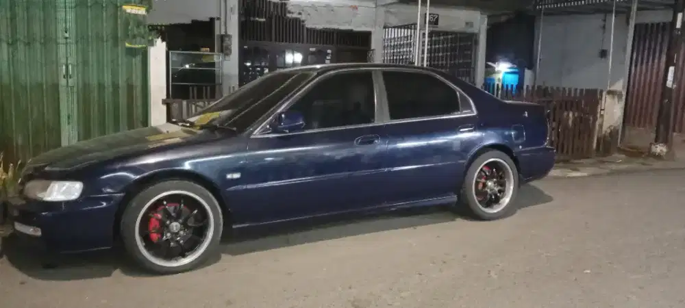 Dijual Mobil Sedan Bekas
