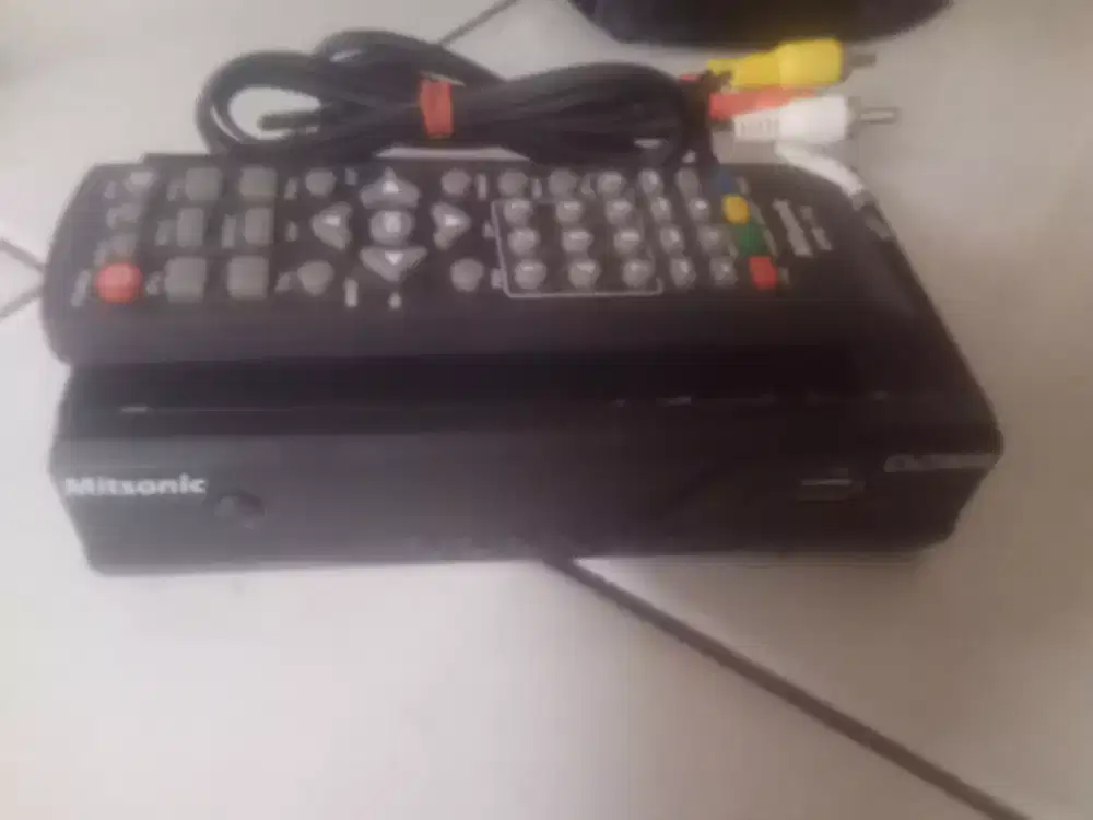 Set top box merk mitsonic normal siap tonton nego tipis
