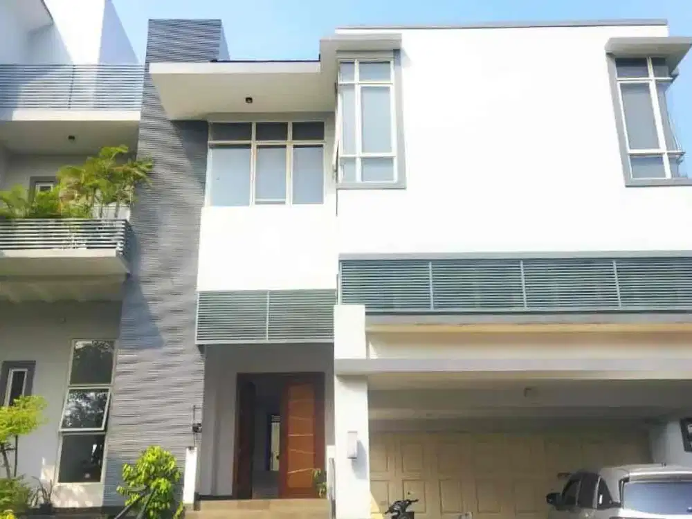 Dijual Rumah Tinggal Asri, tenang dan nyaman dekat Danau  di Taman Telaga Golf BSD