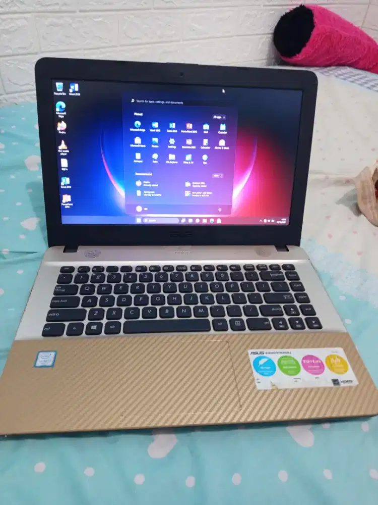 Laptop Asus X441U . Core i3 . Ram 12gb / SSD 256gb .windows 11