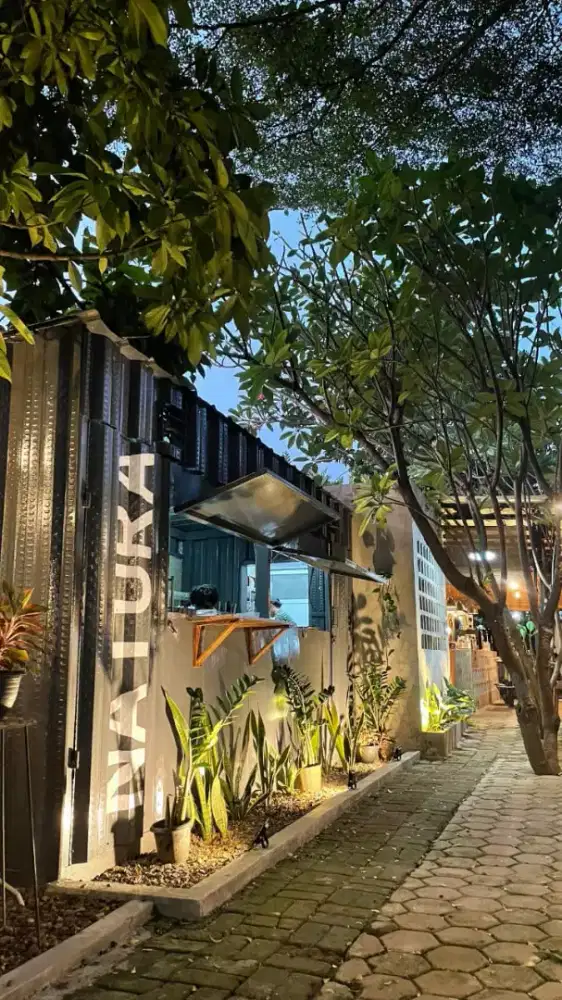 Dicari segera koki dan barista (khusus pria)