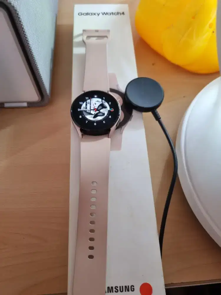 Dijual jam tangan samsung smartwatch 4 original.
