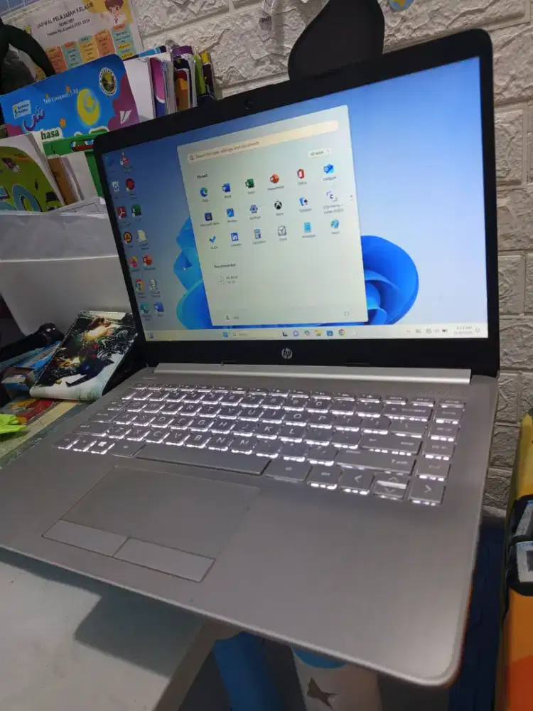 laptop HP 14S , AMD A4. Ram 8gb/SSD 128 GB . Keyboard nyala. Murah