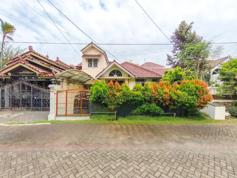 Rumah 15 menit ke Living World Alam Sutera Hadap Timur J-38060