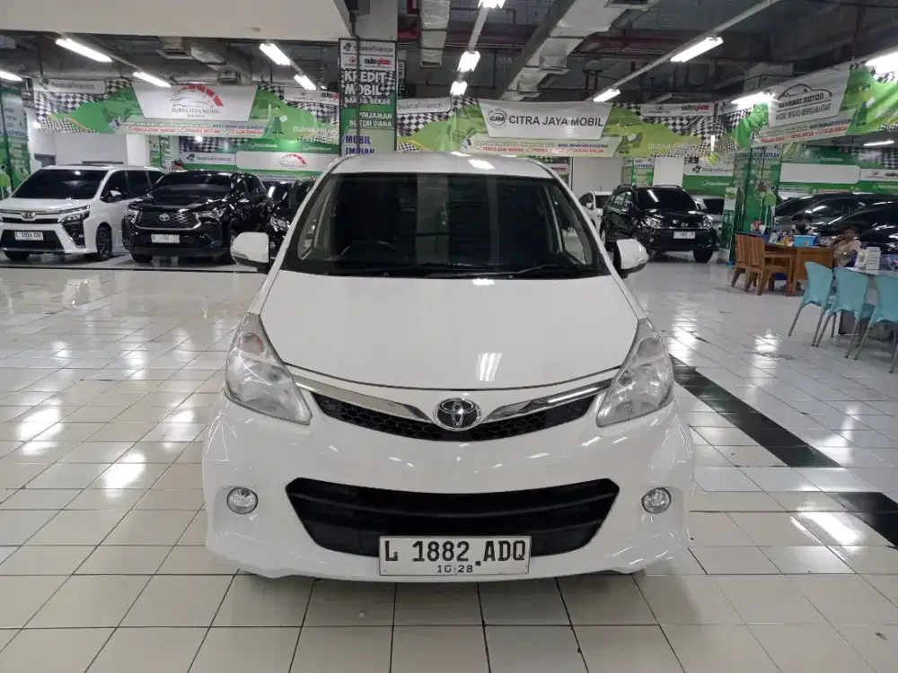 TOYOTA AVANZA VELOZ AT 2013 PUTIH