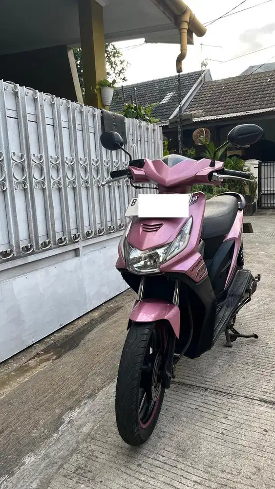 Honda beat carbu 2008 warna merah muda