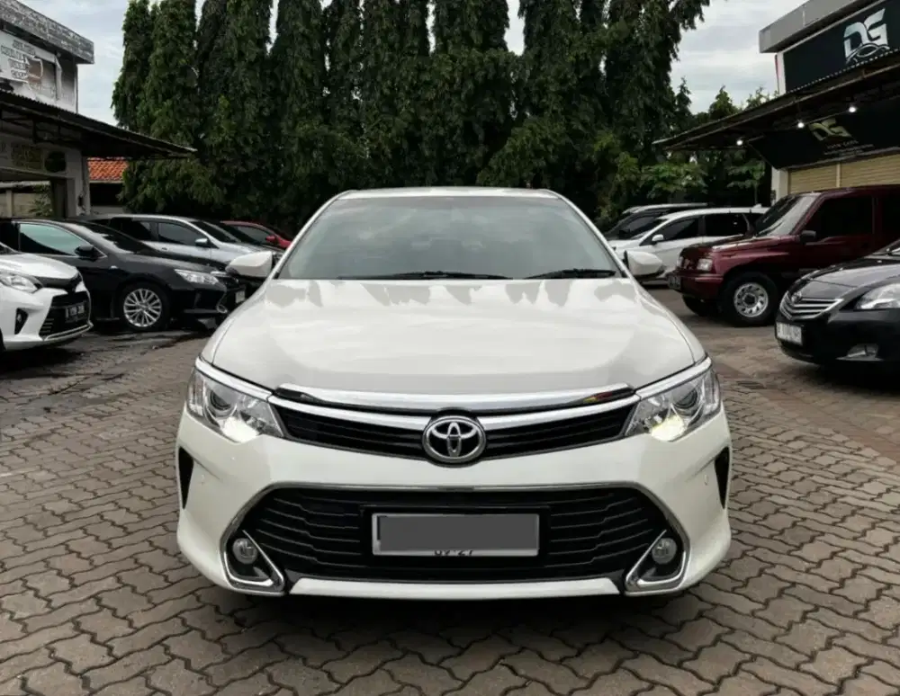 5JT NEW CAMRY 2.5 V AT 2017 LOW KM 50RB WHITE EDITION !!