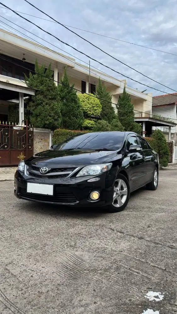 Toyota altis 2.0 v 2012