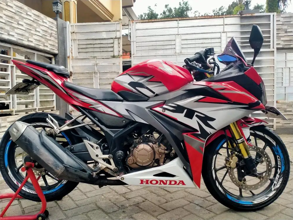 Honda CBR facelift lengkap mesin segel sehat kterangan detail dibawah
