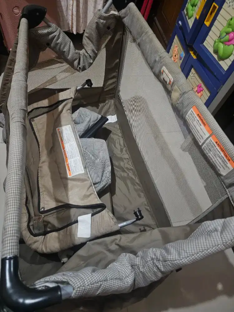 Di jual tempat tidur bayi bonus kasur kelambu merk cocolatte