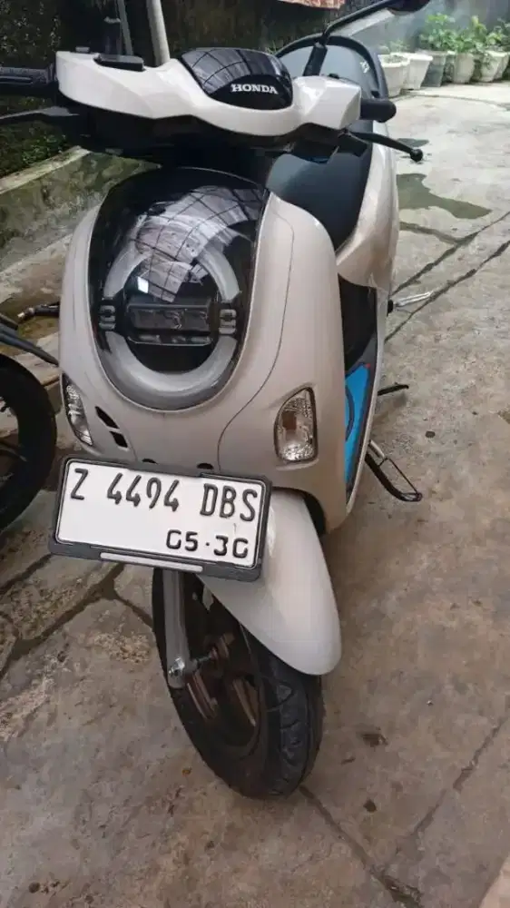 Scoopy 2025 keyless